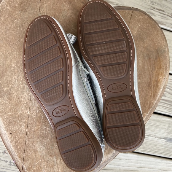 Coach Shoes Silver Olympia Tassel Moccasin Loafers Women's Size 6.5 - Picture 7 of 10